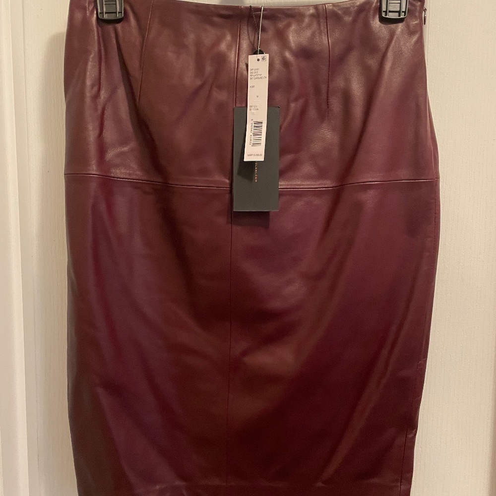 Antontio Melani burgundy leather skirt size  Medium